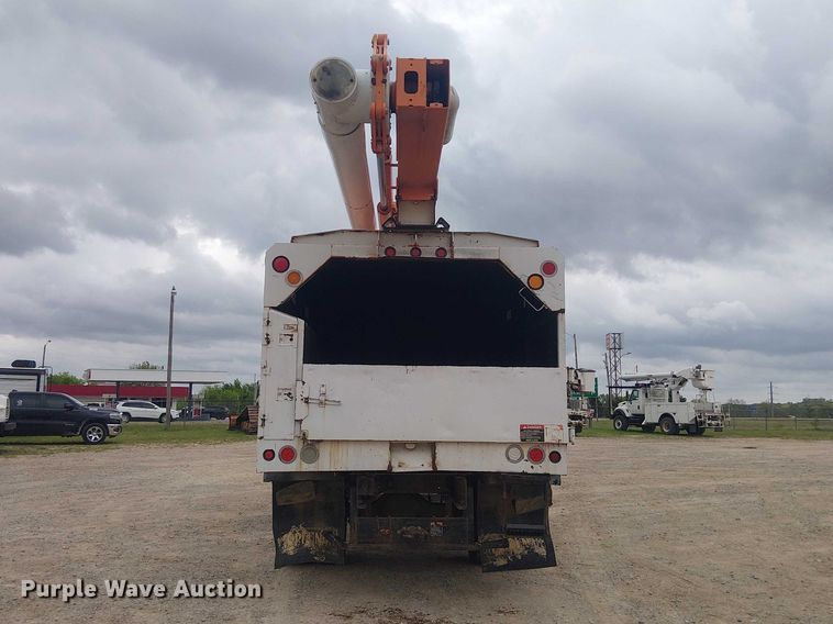 image for item DU3116 2005 GMC C7500 forestry bucket truck