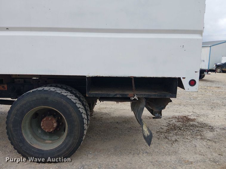 image for item DU3116 2005 GMC C7500 forestry bucket truck