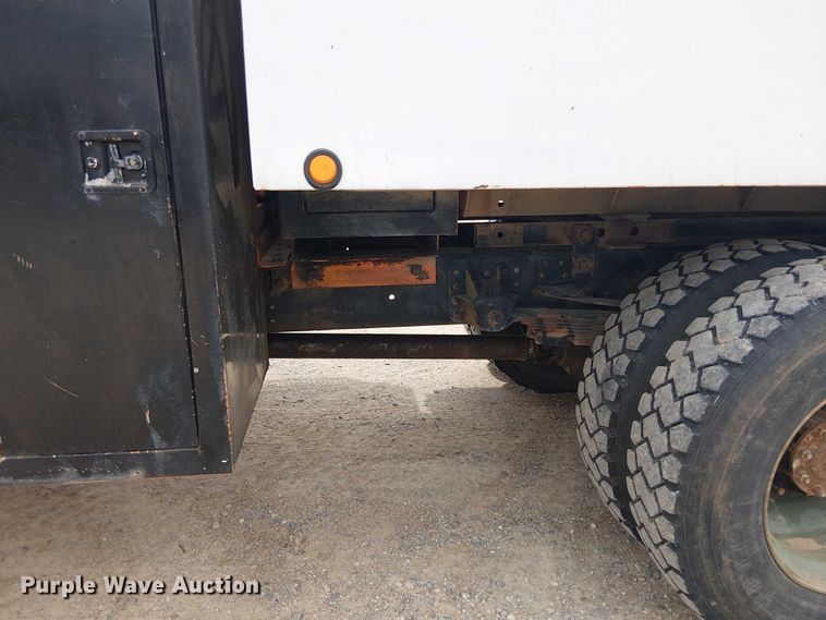 image for item DU3116 2005 GMC C7500 forestry bucket truck