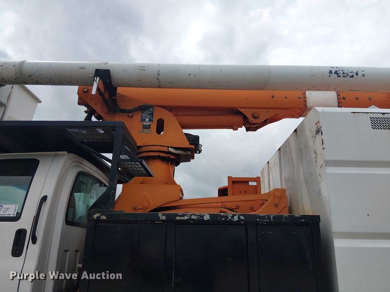 image for item DU3116 2005 GMC C7500 forestry bucket truck