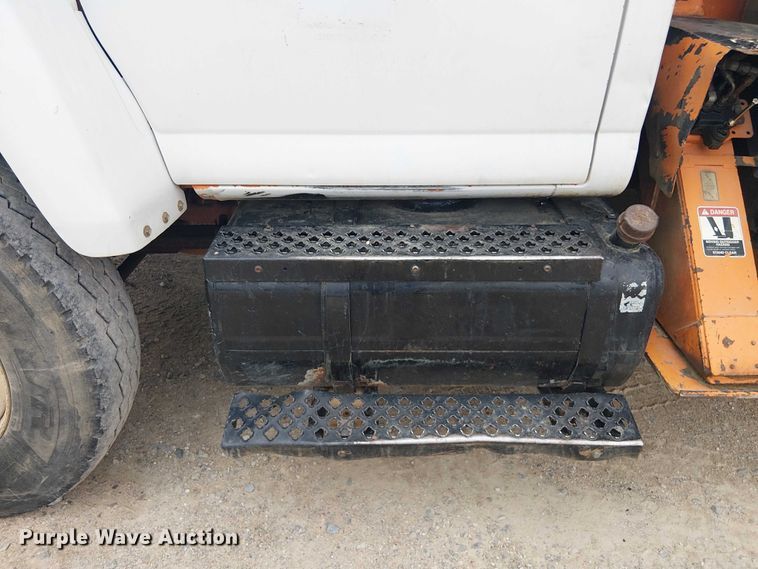 image for item DU3116 2005 GMC C7500 forestry bucket truck