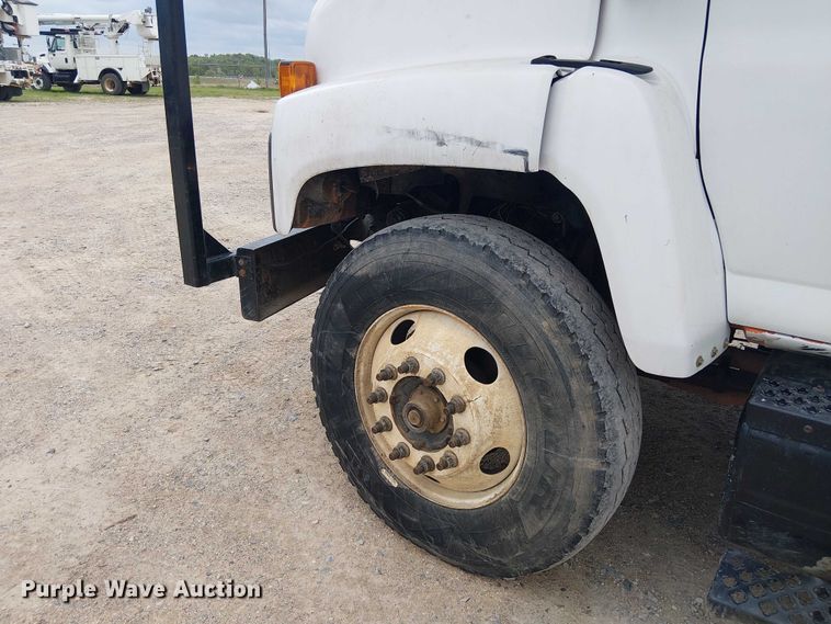 image for item DU3116 2005 GMC C7500 forestry bucket truck