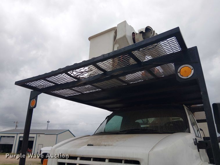 image for item DU3116 2005 GMC C7500 forestry bucket truck