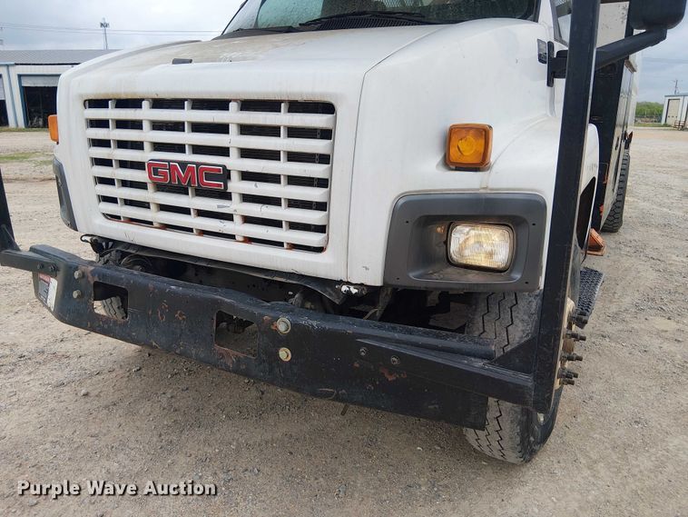 image for item DU3116 2005 GMC C7500 forestry bucket truck