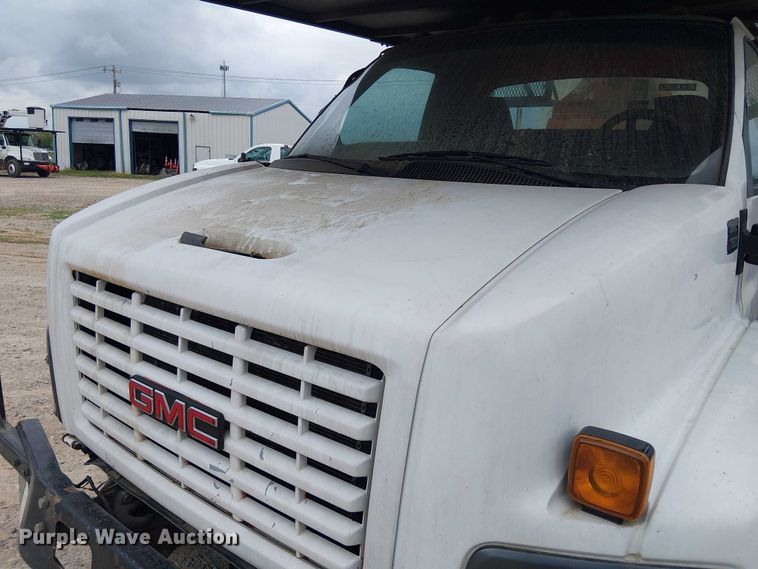 image for item DU3116 2005 GMC C7500 forestry bucket truck