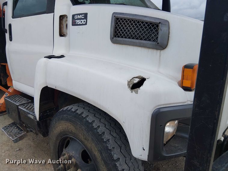 image for item DU3116 2005 GMC C7500 forestry bucket truck