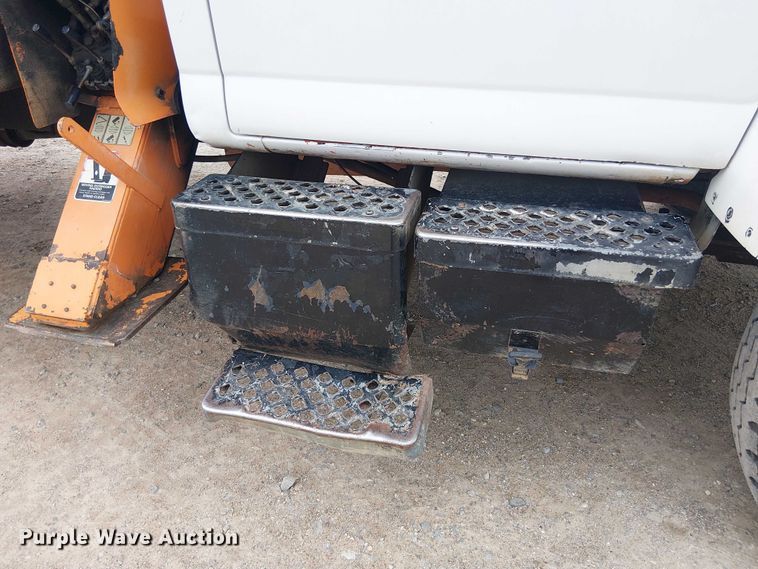 image for item DU3116 2005 GMC C7500 forestry bucket truck