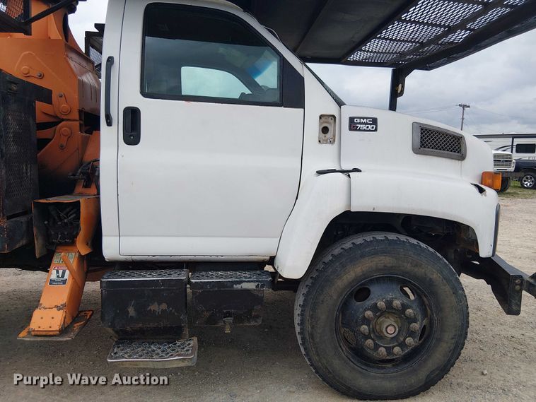 image for item DU3116 2005 GMC C7500 forestry bucket truck