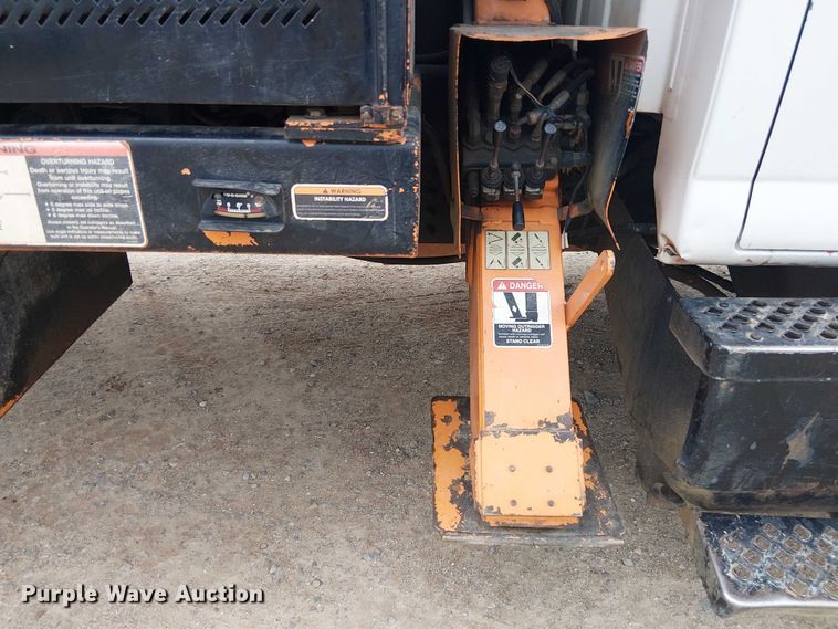 image for item DU3116 2005 GMC C7500 forestry bucket truck