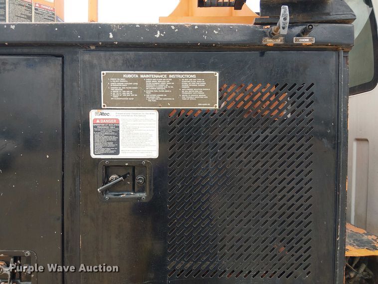 image for item DU3116 2005 GMC C7500 forestry bucket truck