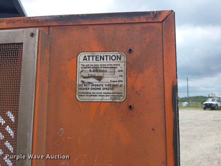 image for item DU3116 2005 GMC C7500 forestry bucket truck