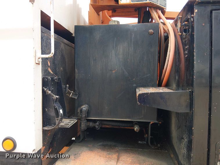 image for item DU3116 2005 GMC C7500 forestry bucket truck