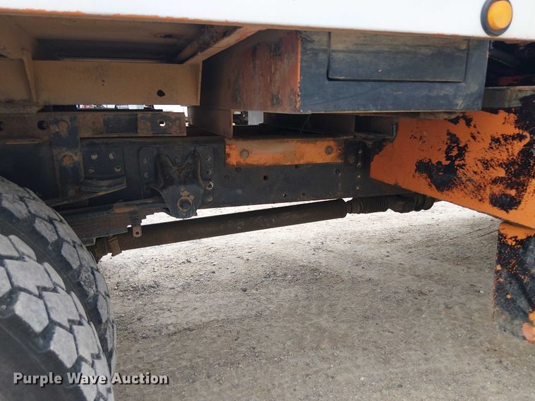 image for item DU3116 2005 GMC C7500 forestry bucket truck