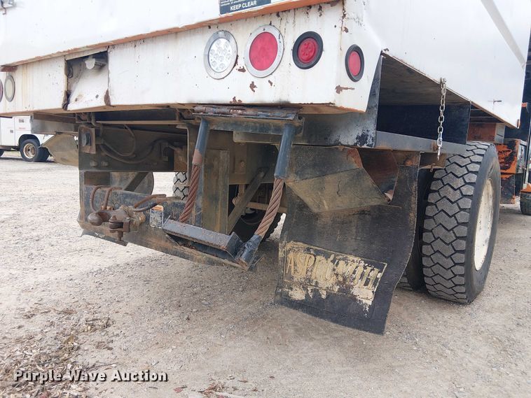 image for item DU3116 2005 GMC C7500 forestry bucket truck