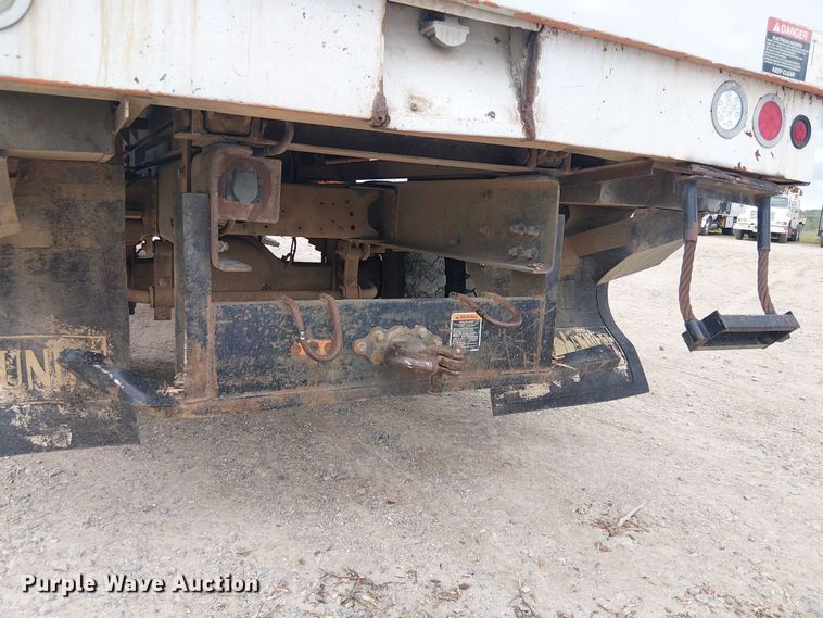 image for item DU3116 2005 GMC C7500 forestry bucket truck