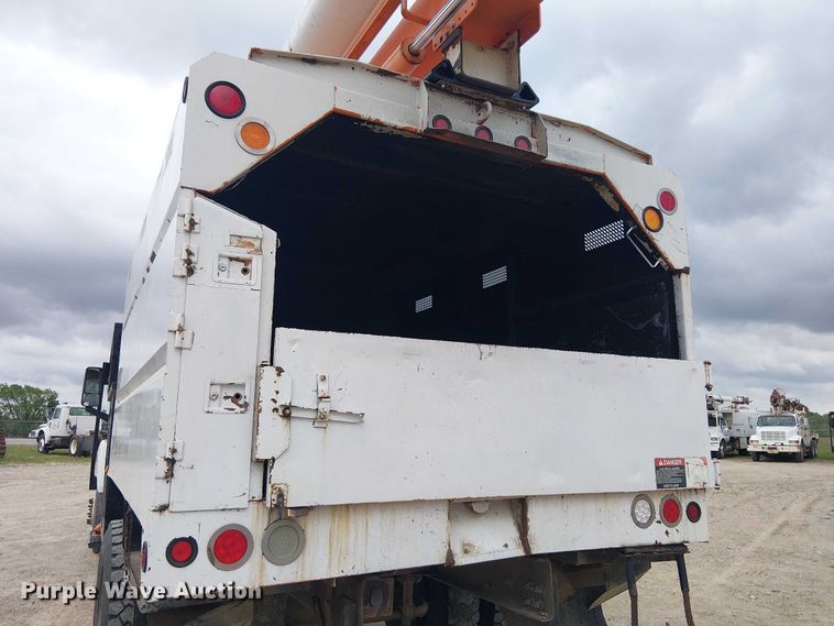 image for item DU3116 2005 GMC C7500 forestry bucket truck