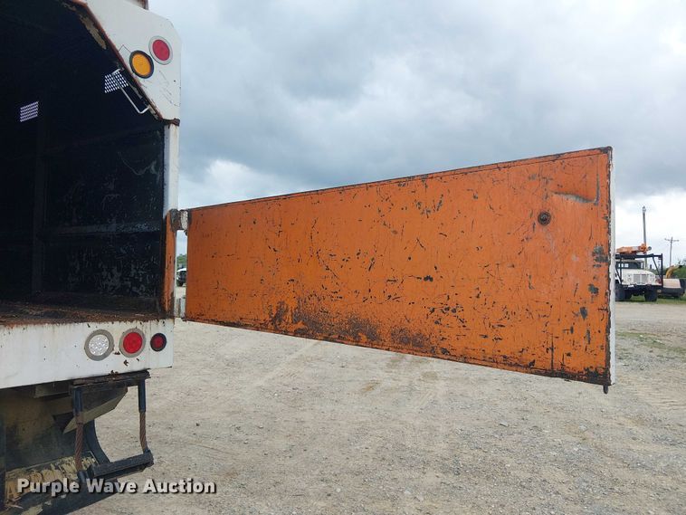 image for item DU3116 2005 GMC C7500 forestry bucket truck