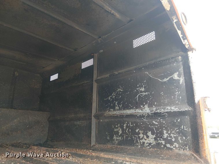 image for item DU3116 2005 GMC C7500 forestry bucket truck