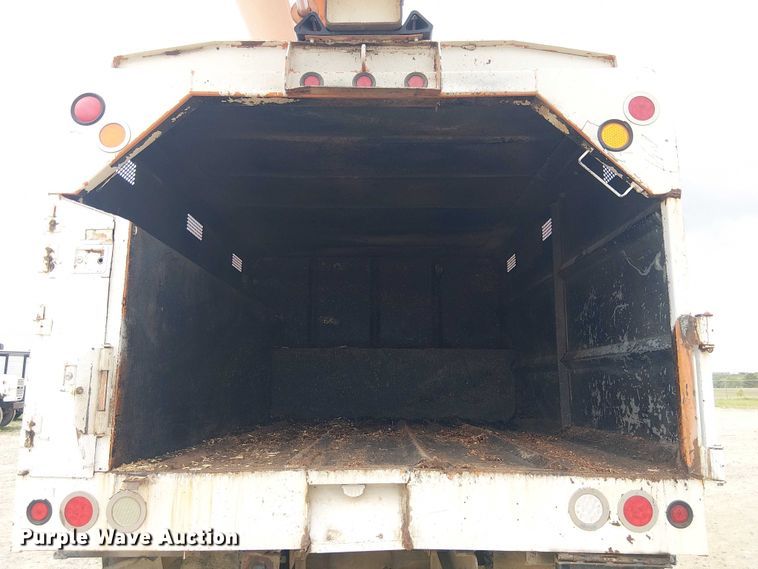 image for item DU3116 2005 GMC C7500 forestry bucket truck