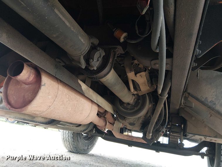 image for item DU3116 2005 GMC C7500 forestry bucket truck