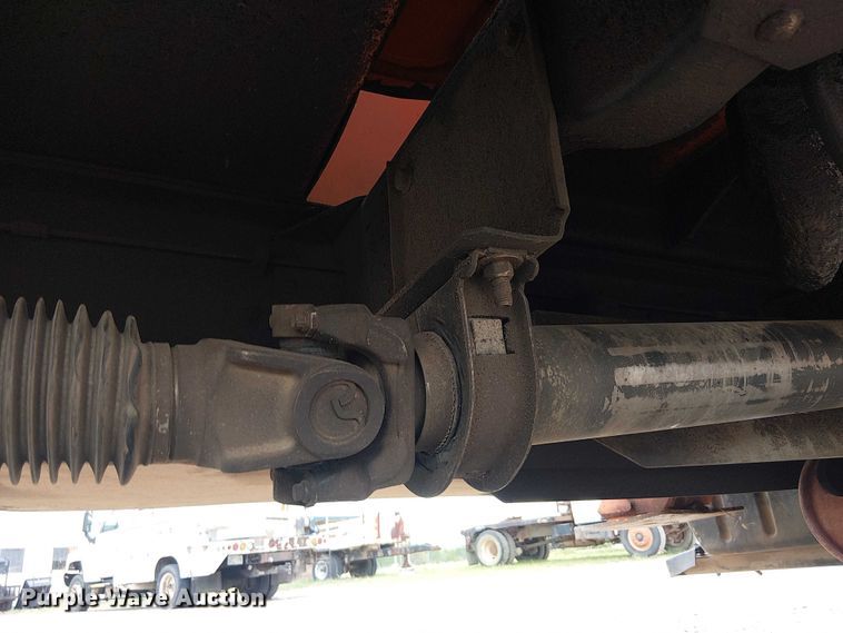 image for item DU3116 2005 GMC C7500 forestry bucket truck