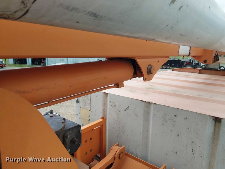 image for item DU3116 2005 GMC C7500 forestry bucket truck