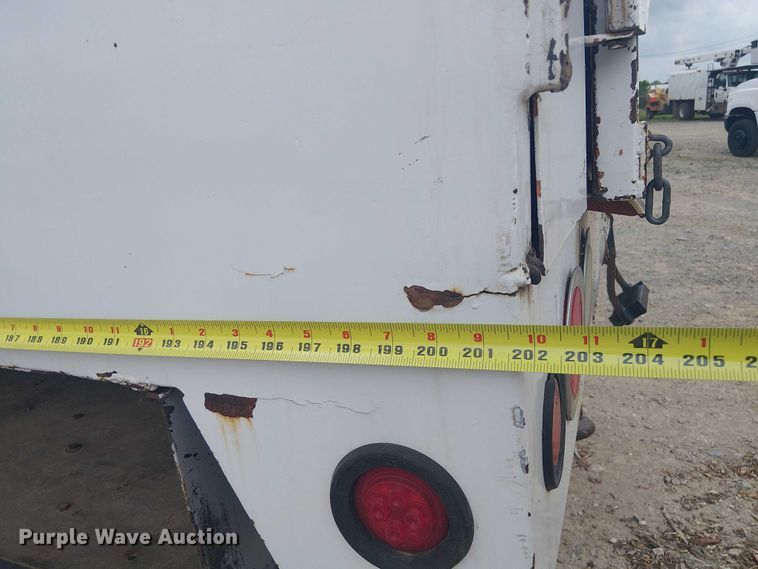 image for item DU3116 2005 GMC C7500 forestry bucket truck