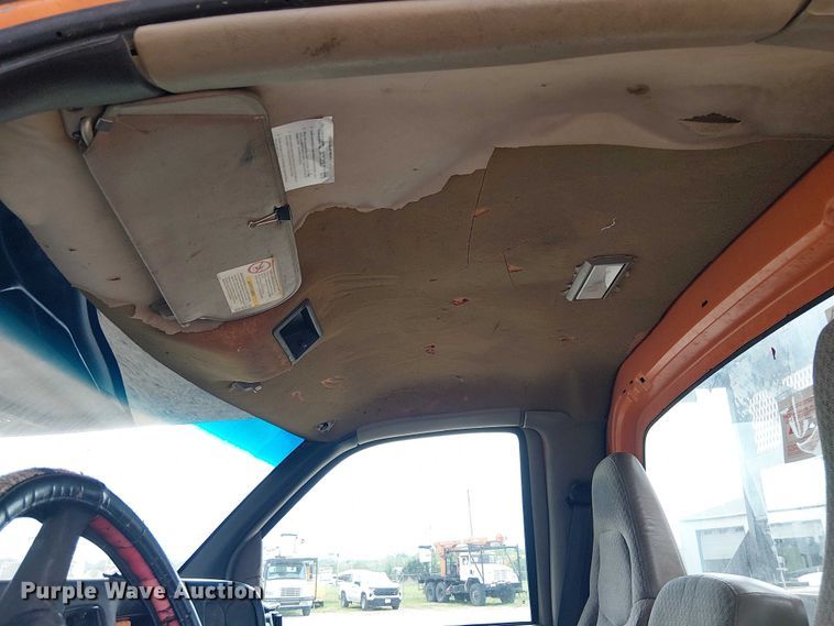 image for item DU3116 2005 GMC C7500 forestry bucket truck