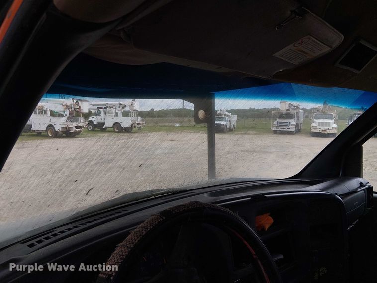 image for item DU3116 2005 GMC C7500 forestry bucket truck