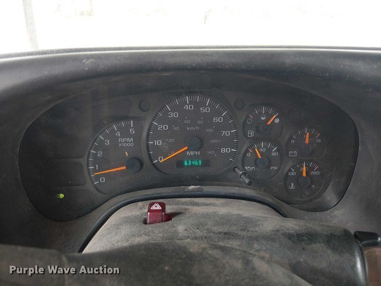 image for item DU3116 2005 GMC C7500 forestry bucket truck