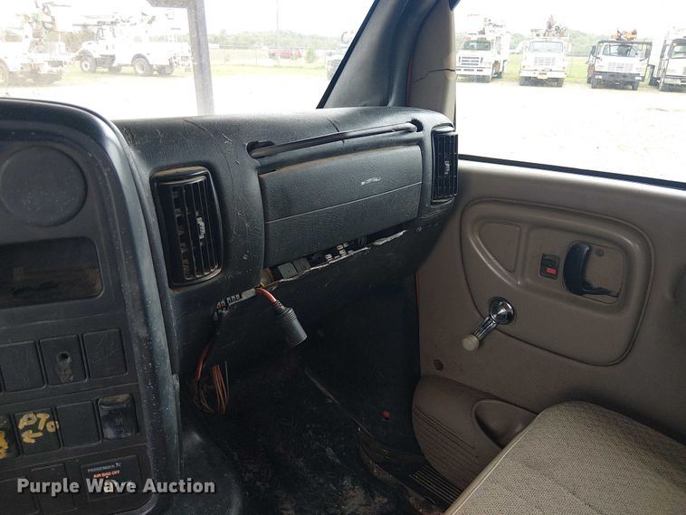 image for item DU3116 2005 GMC C7500 forestry bucket truck