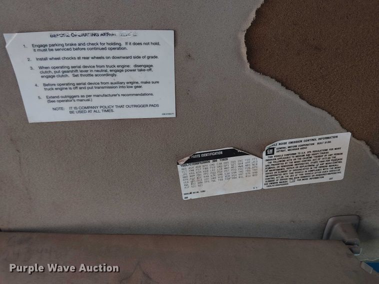 image for item DU3116 2005 GMC C7500 forestry bucket truck