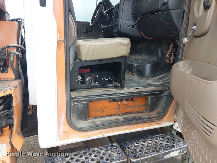 image for item DU3116 2005 GMC C7500 forestry bucket truck