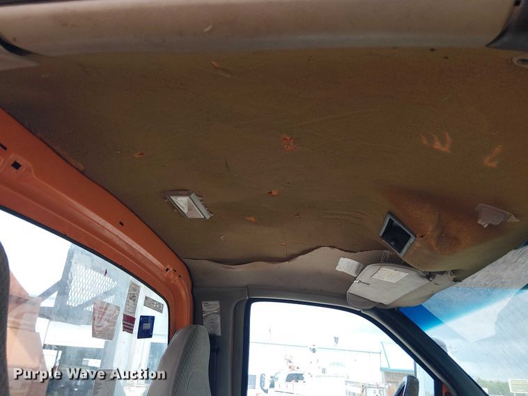 image for item DU3116 2005 GMC C7500 forestry bucket truck