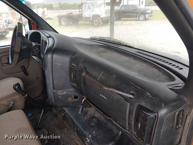 image for item DU3116 2005 GMC C7500 forestry bucket truck