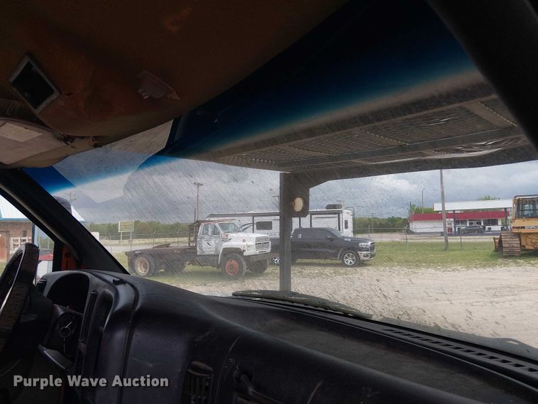 image for item DU3116 2005 GMC C7500 forestry bucket truck