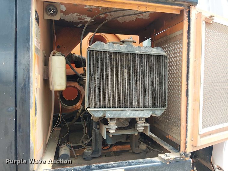 image for item DU3116 2005 GMC C7500 forestry bucket truck