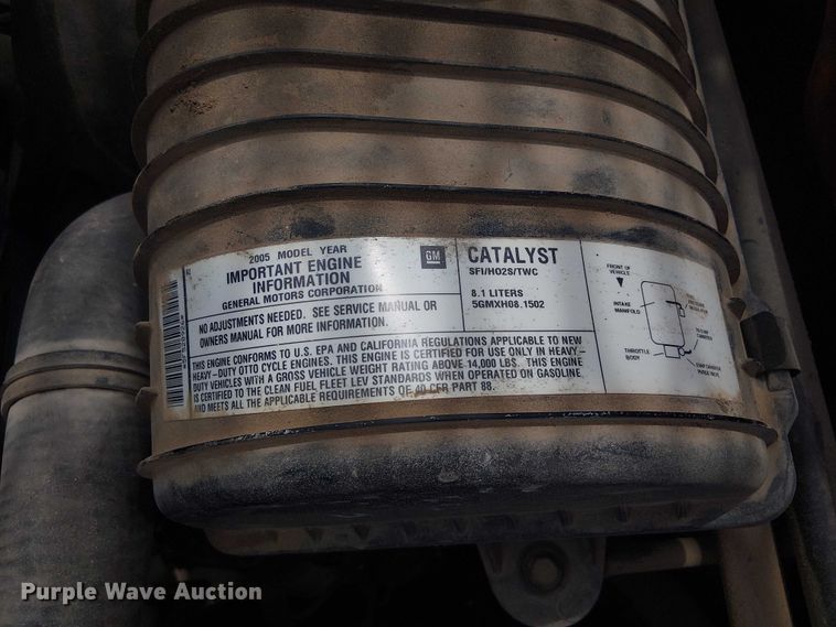 image for item DU3116 2005 GMC C7500 forestry bucket truck