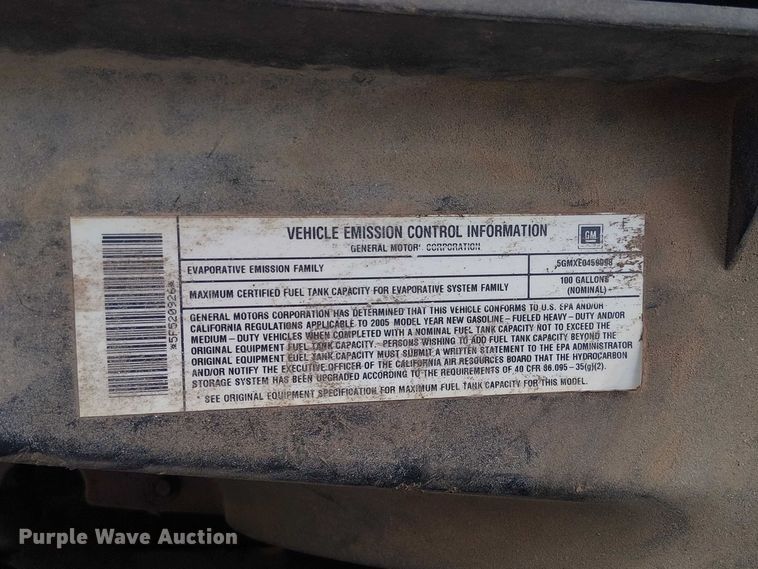 image for item DU3116 2005 GMC C7500 forestry bucket truck