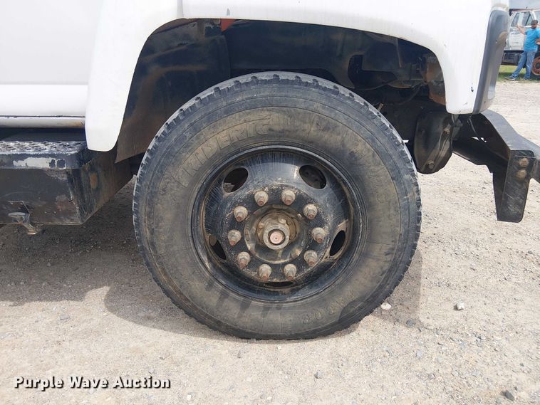 image for item DU3116 2005 GMC C7500 forestry bucket truck