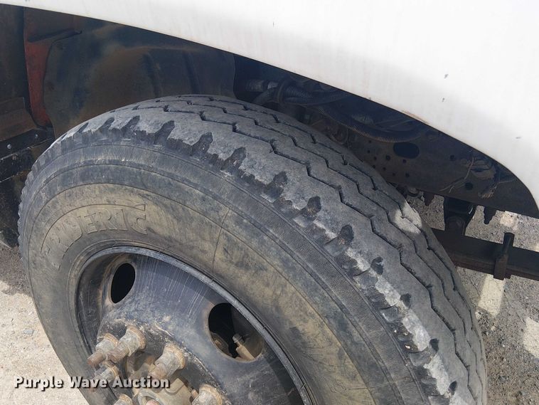 image for item DU3116 2005 GMC C7500 forestry bucket truck