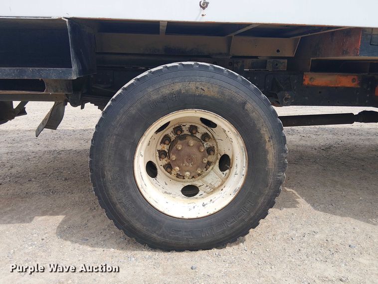 image for item DU3116 2005 GMC C7500 forestry bucket truck