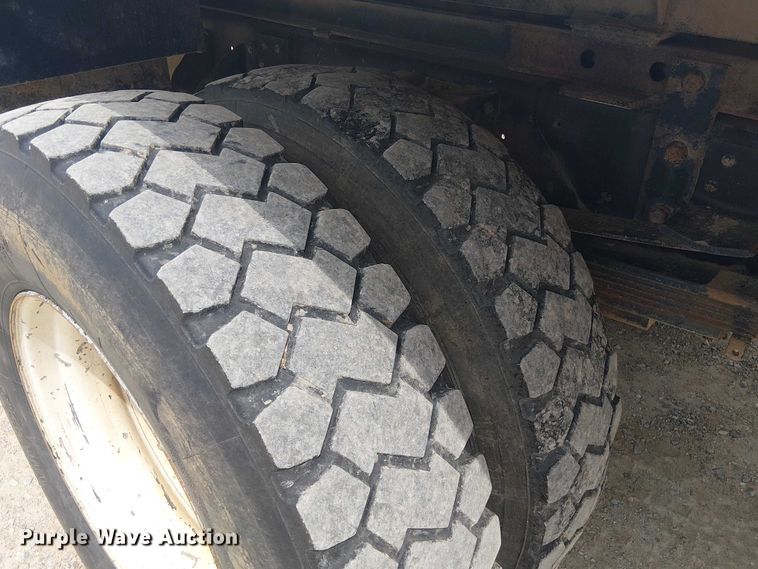 image for item DU3116 2005 GMC C7500 forestry bucket truck