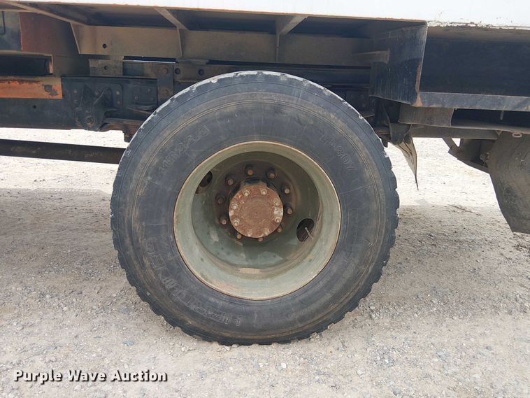 image for item DU3116 2005 GMC C7500 forestry bucket truck