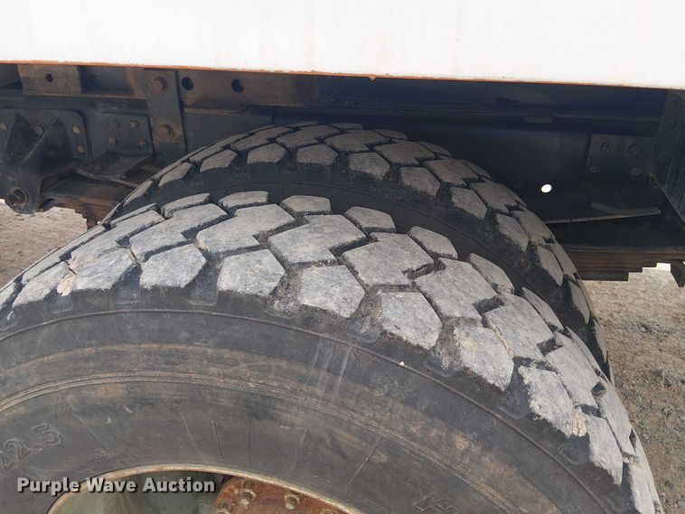 image for item DU3116 2005 GMC C7500 forestry bucket truck