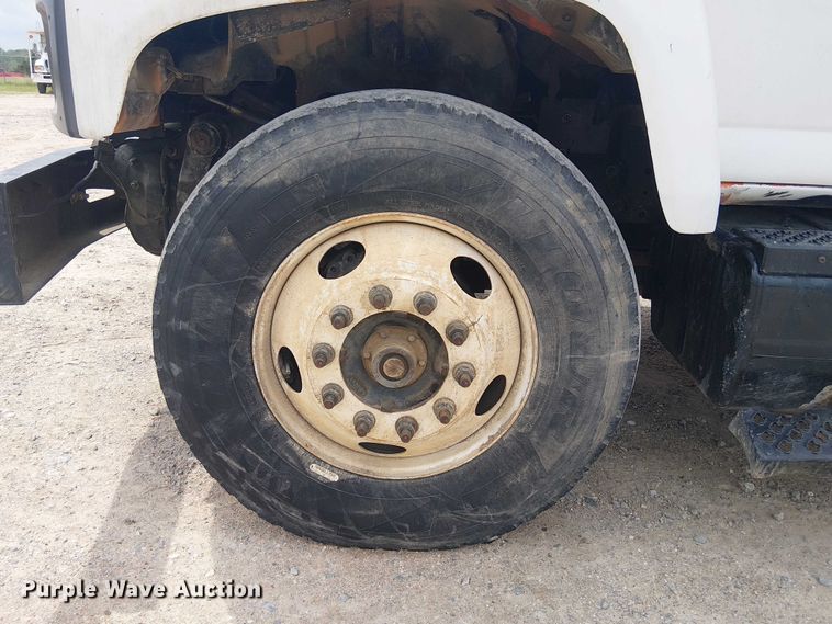 image for item DU3116 2005 GMC C7500 forestry bucket truck