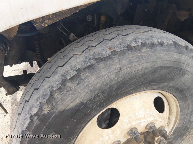 image for item DU3116 2005 GMC C7500 forestry bucket truck