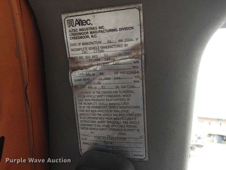 image for item DU3116 2005 GMC C7500 forestry bucket truck