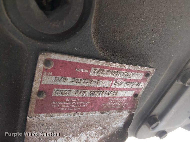 image for item DU3117 1993 International 4900 semi truck