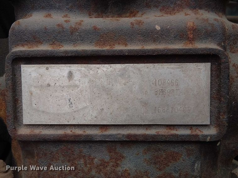 image for item DU3117 1993 International 4900 semi truck